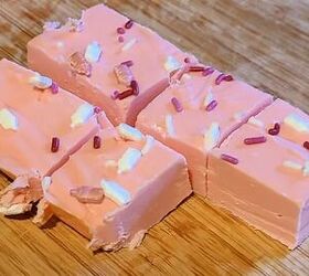 Delicious strawberry fudge takes only 2 ingredients, and 7 minutes to prep